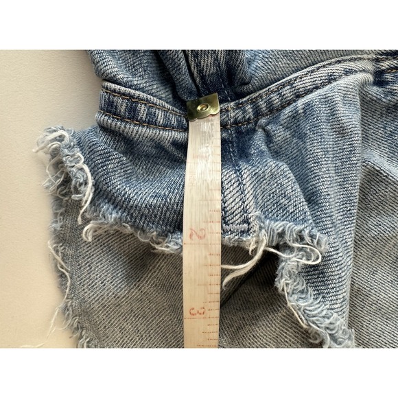 & other stories denim jean shorts Women Size 27 Blue distressed button fly - Picture 7 of 9